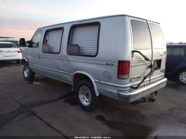 Ford E-250 Image 15
