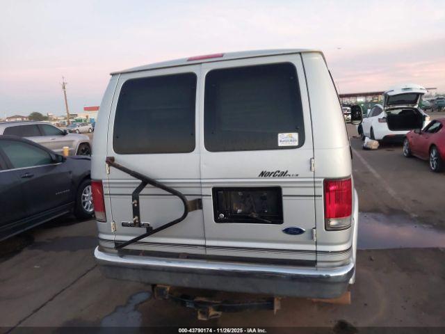 Ford E-250 Image 9