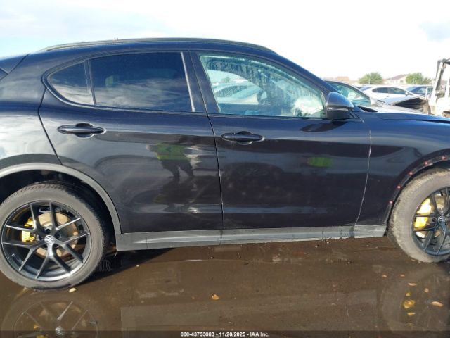 Alfa Romeo Stelvio Rwd Image 13