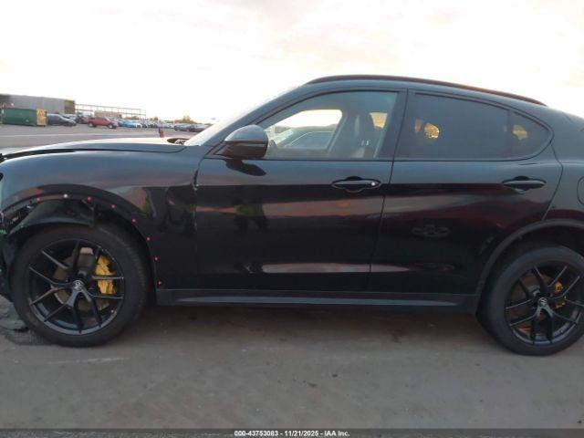 Alfa Romeo Stelvio Rwd Image 9