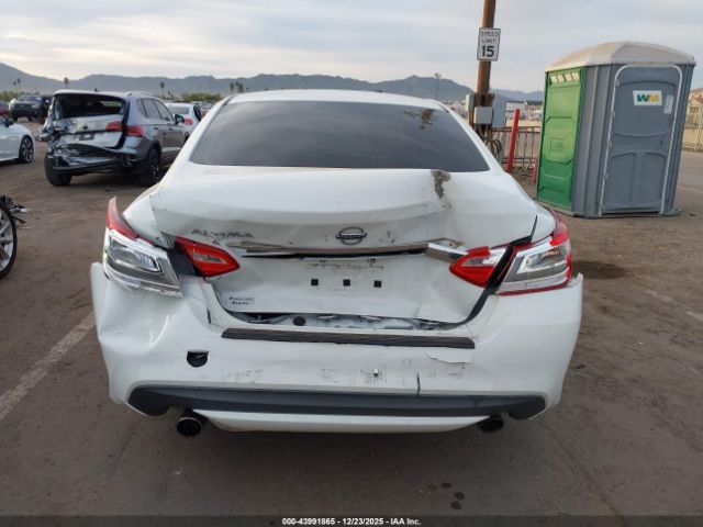 Nissan Altima Image 2