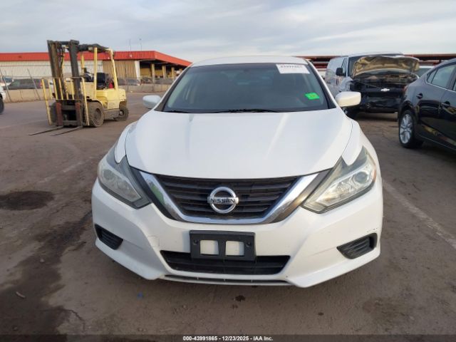 Nissan Altima Image 4