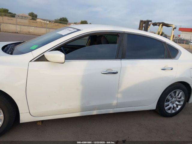 Nissan Altima Image 15