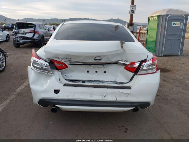 Nissan Altima Image 7