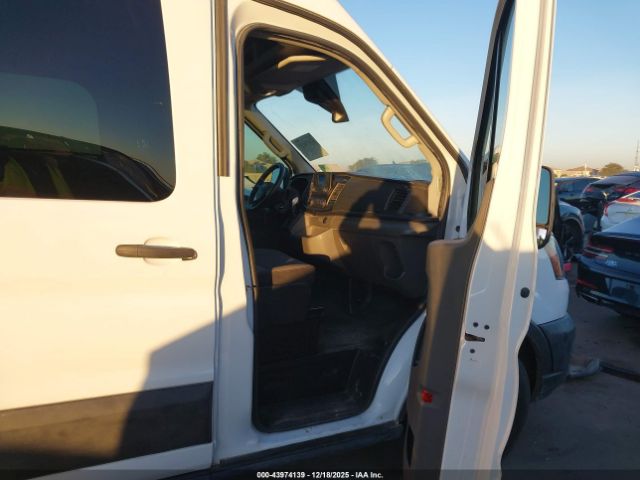 Ford Transit Image 3