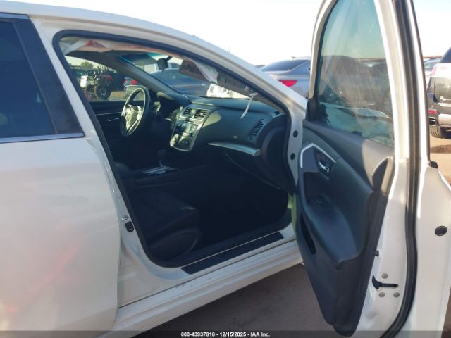 Nissan Altima 2.5 S Image 3