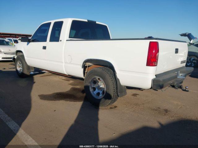 Chevrolet K1500 Fleetside Image 2