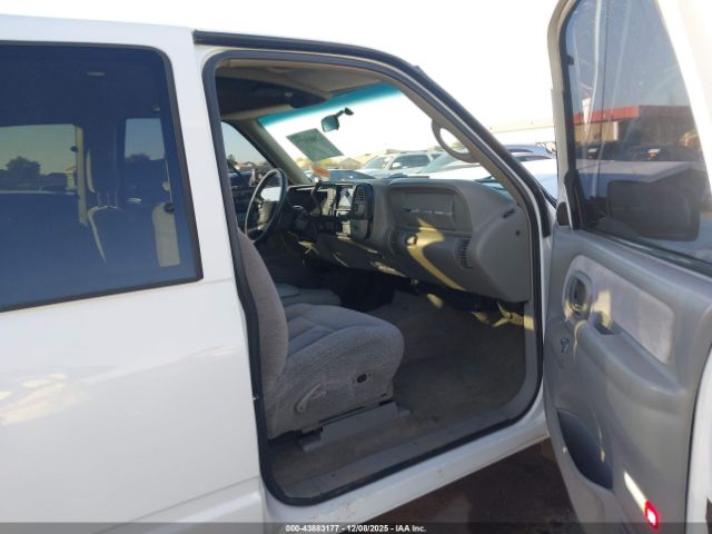 Chevrolet K1500 Fleetside Image 4