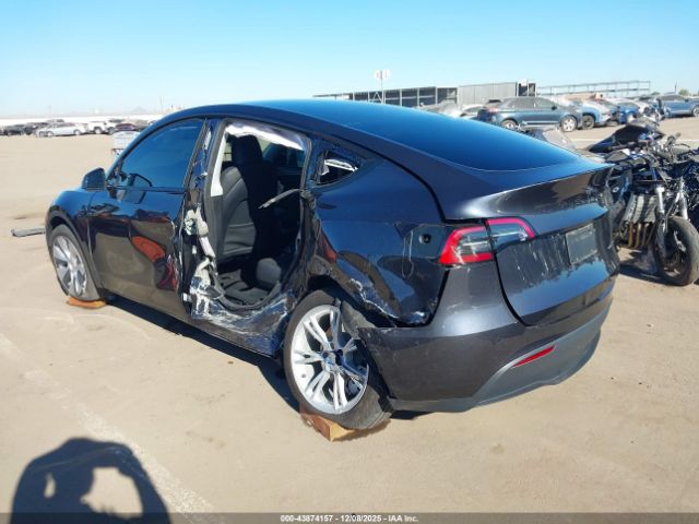 Tesla Model Y Long Range Dual Motor All-wheel Drive Image 4