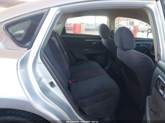 Nissan Altima 2.5 S Image 10