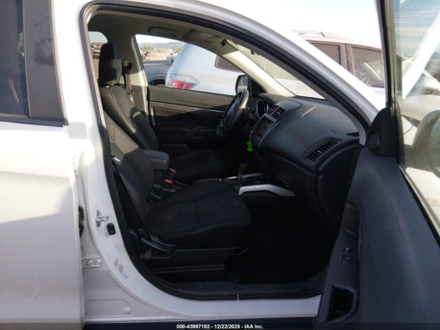 Mitsubishi Outlander Es Image 8