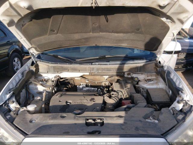 Mitsubishi Outlander Es Image 5