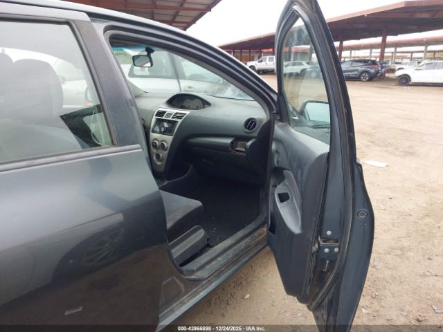 Toyota Yaris Image 4