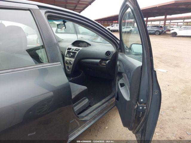 Toyota Yaris Image 4