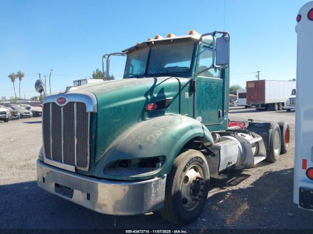 Peterbilt 384 Image 3