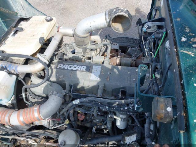 Peterbilt 384 Image 15