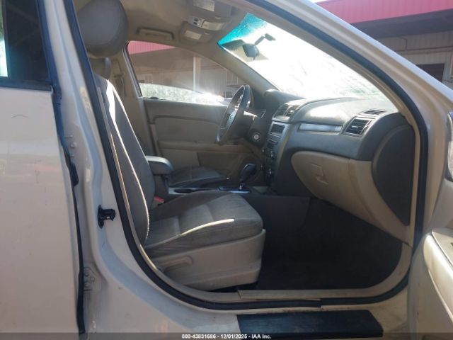 Ford Fusion S Image 8