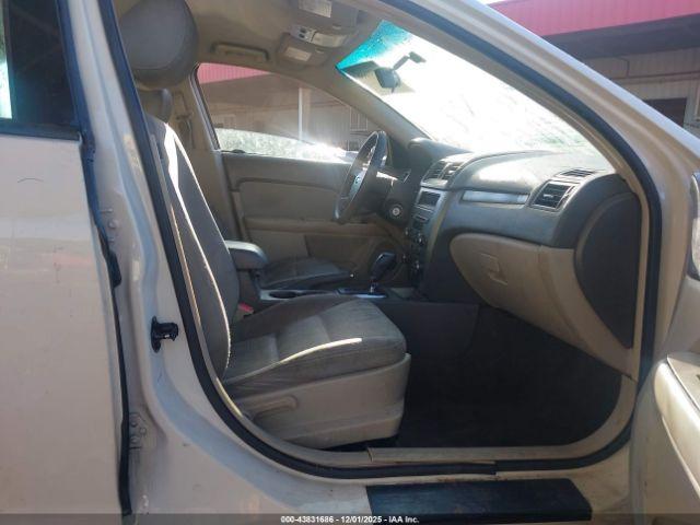 Ford Fusion S Image 8