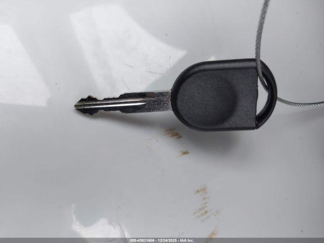 Ford Fusion S Image 10