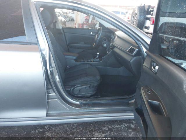 Kia Optima Lx Image 9