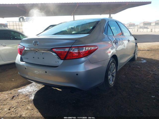 Toyota Camry Le Image 6