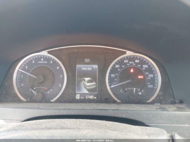 Toyota Camry Le Image 3