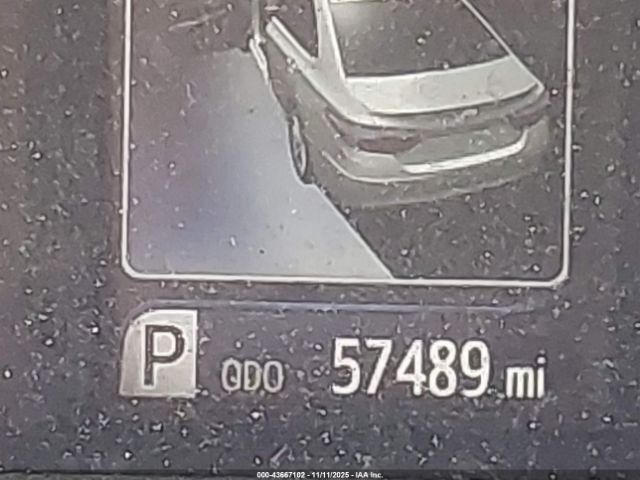 Toyota Camry Le Image 12