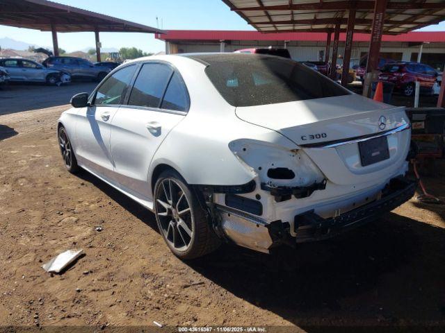 Mercedes-Benz C-Class 300 Image 13