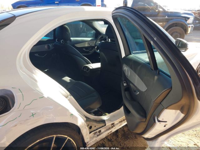 Mercedes-Benz C-Class 300 Image 11