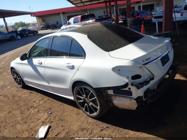 Mercedes-Benz C-Class 300 Image 16