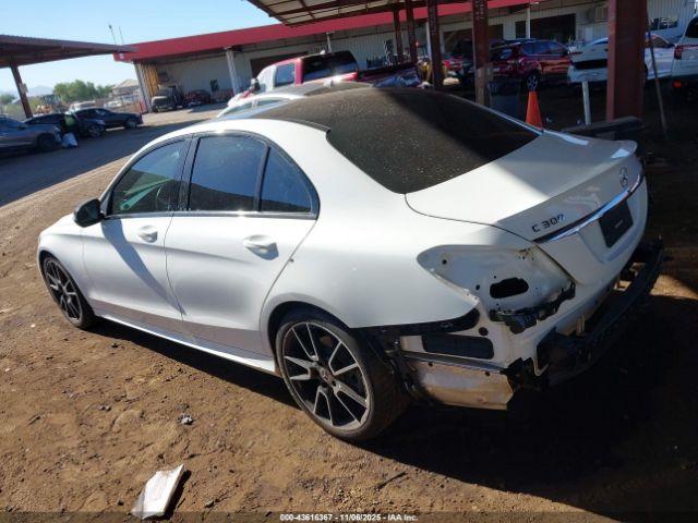 Mercedes-Benz C-Class 300 Image 16