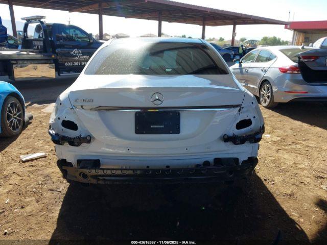 Mercedes-Benz C-Class 300 Image 9