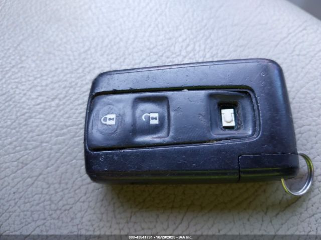 Toyota Prius Image 8