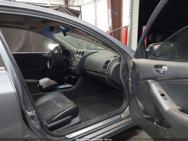 Nissan Altima 2.5 S Image 2