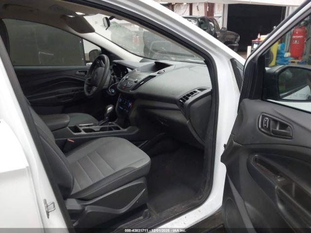 Ford Escape S Image 2