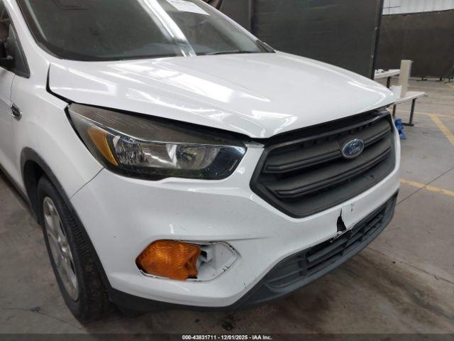 Ford Escape S Image 7