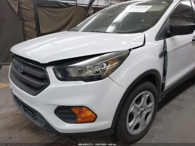Ford Escape S Image 11