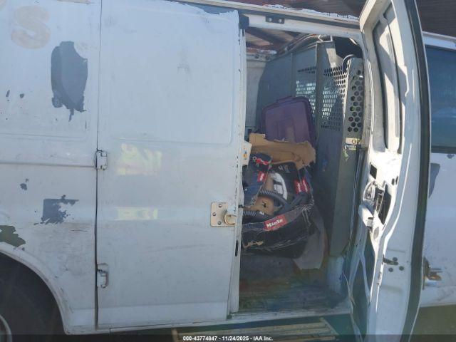 Chevrolet Chevy Van G2500 Image 10