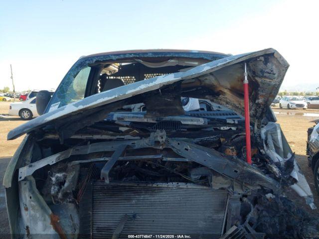 Chevrolet Chevy Van G2500 Image 12