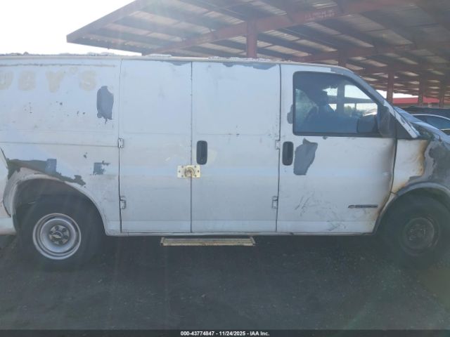 Chevrolet Chevy Van G2500 Image 13