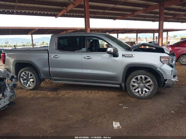 GMC Sierra 1500 4wd  Short Box Denali Image 10
