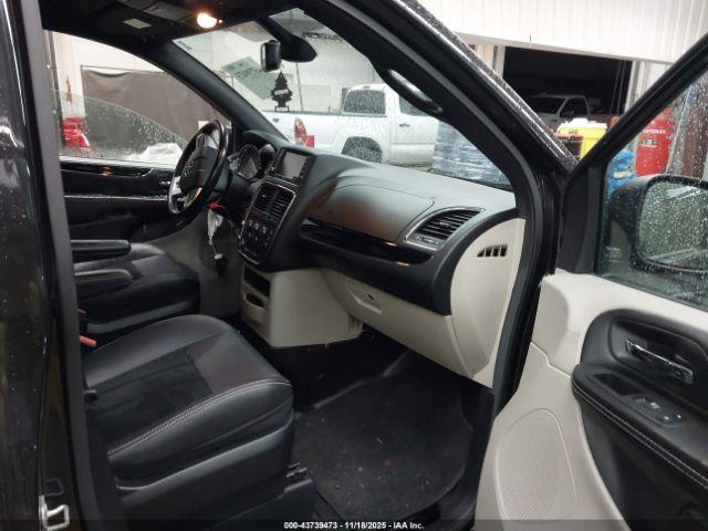 Dodge Grand Caravan Sxt Image 3