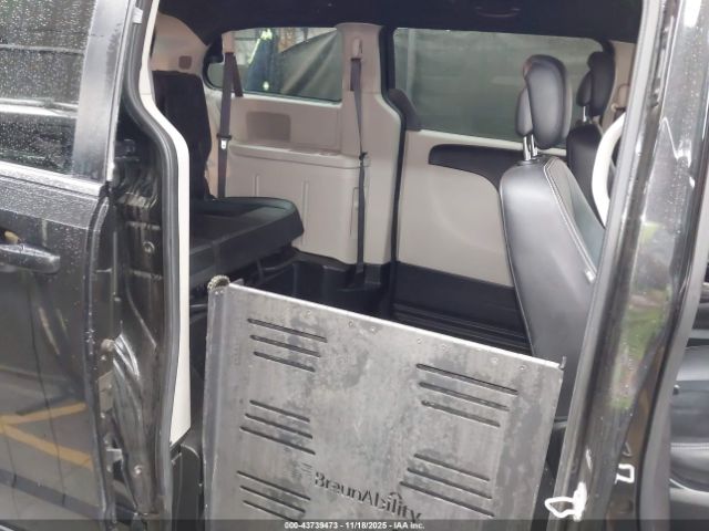 Dodge Grand Caravan Sxt Image 9