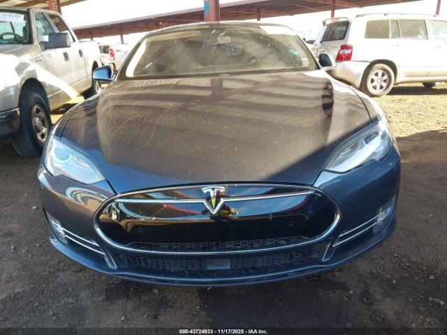 Tesla Model S Image 5