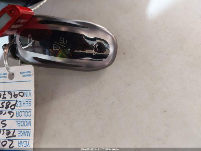 Tesla Model S Image 3