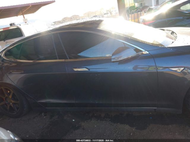 Tesla Model S Image 2