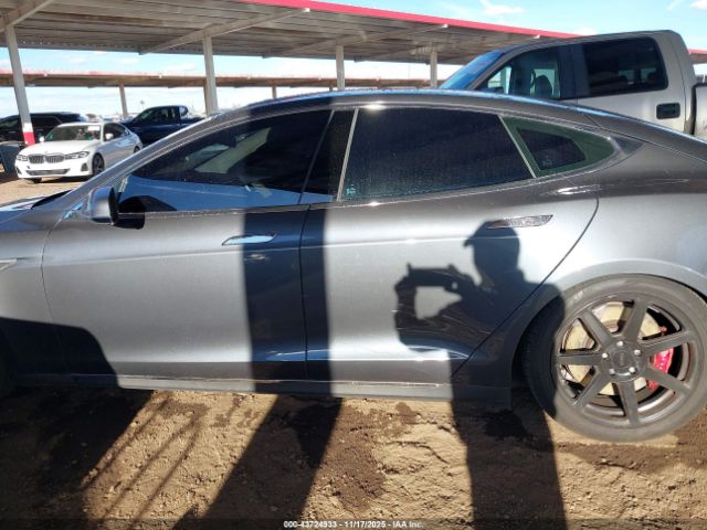 Tesla Model S Image 7