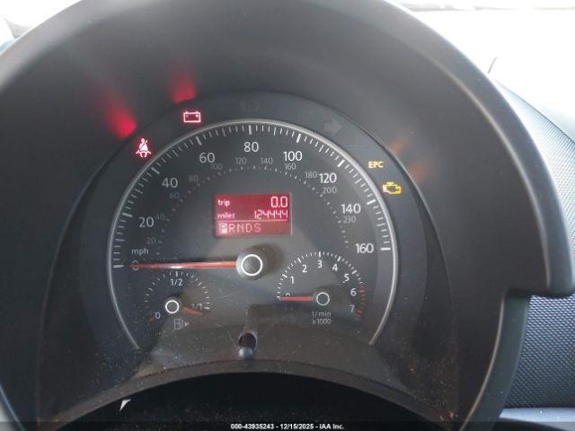 Volkswagen Beetle Image 3