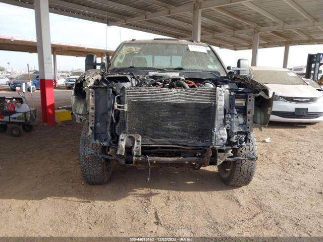 Chevrolet Silverado 2500 Ltz Image 8