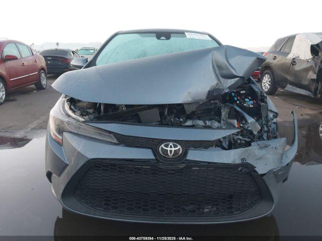 Toyota Corolla Le Image 11